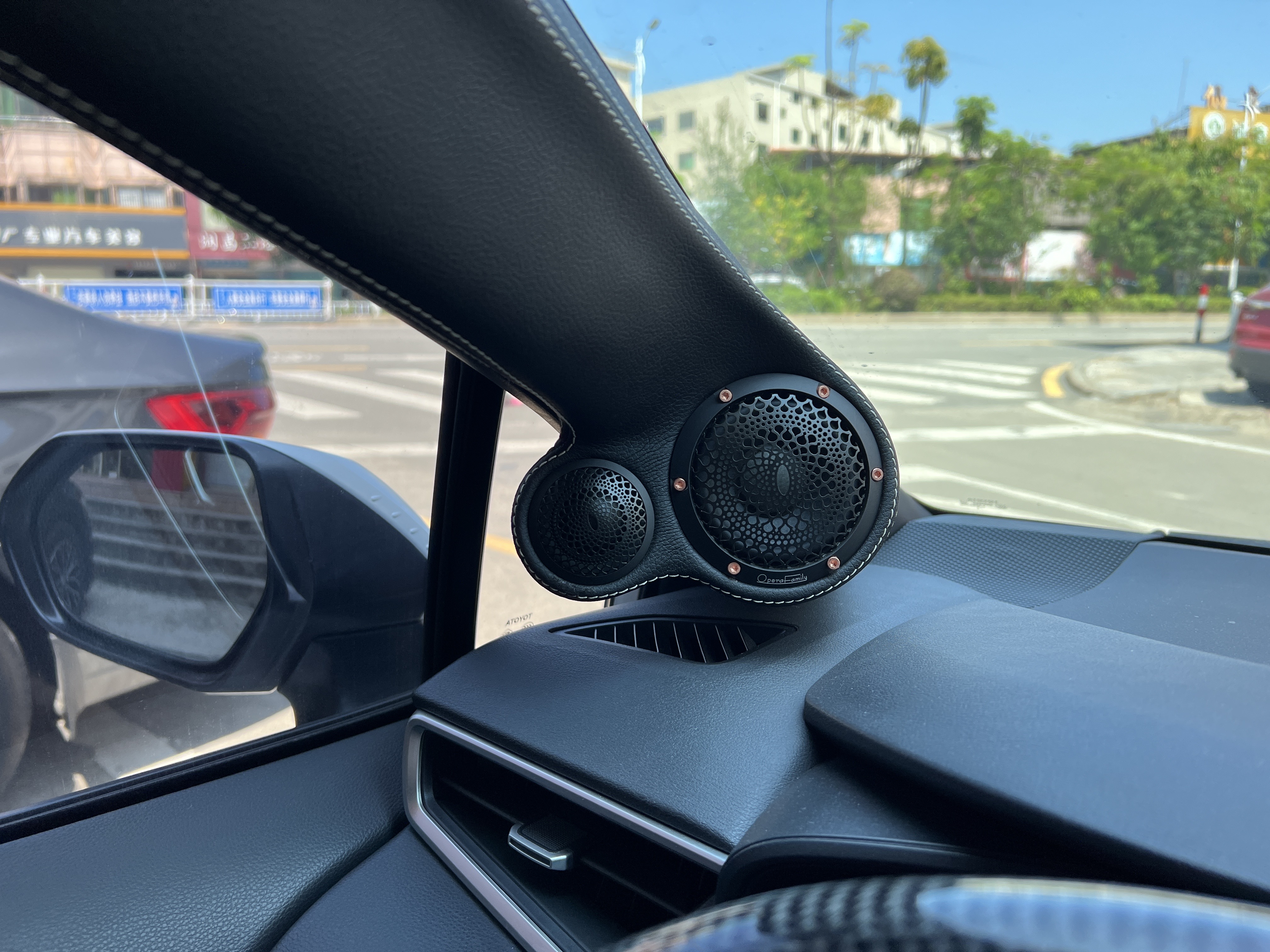 厲害了，豐田雷凌改裝成這樣，每天都像開新...