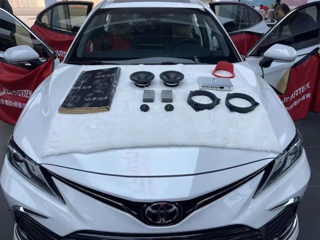 豐田凱美瑞音響升級，音樂無處不在，駕駛更加暢快！